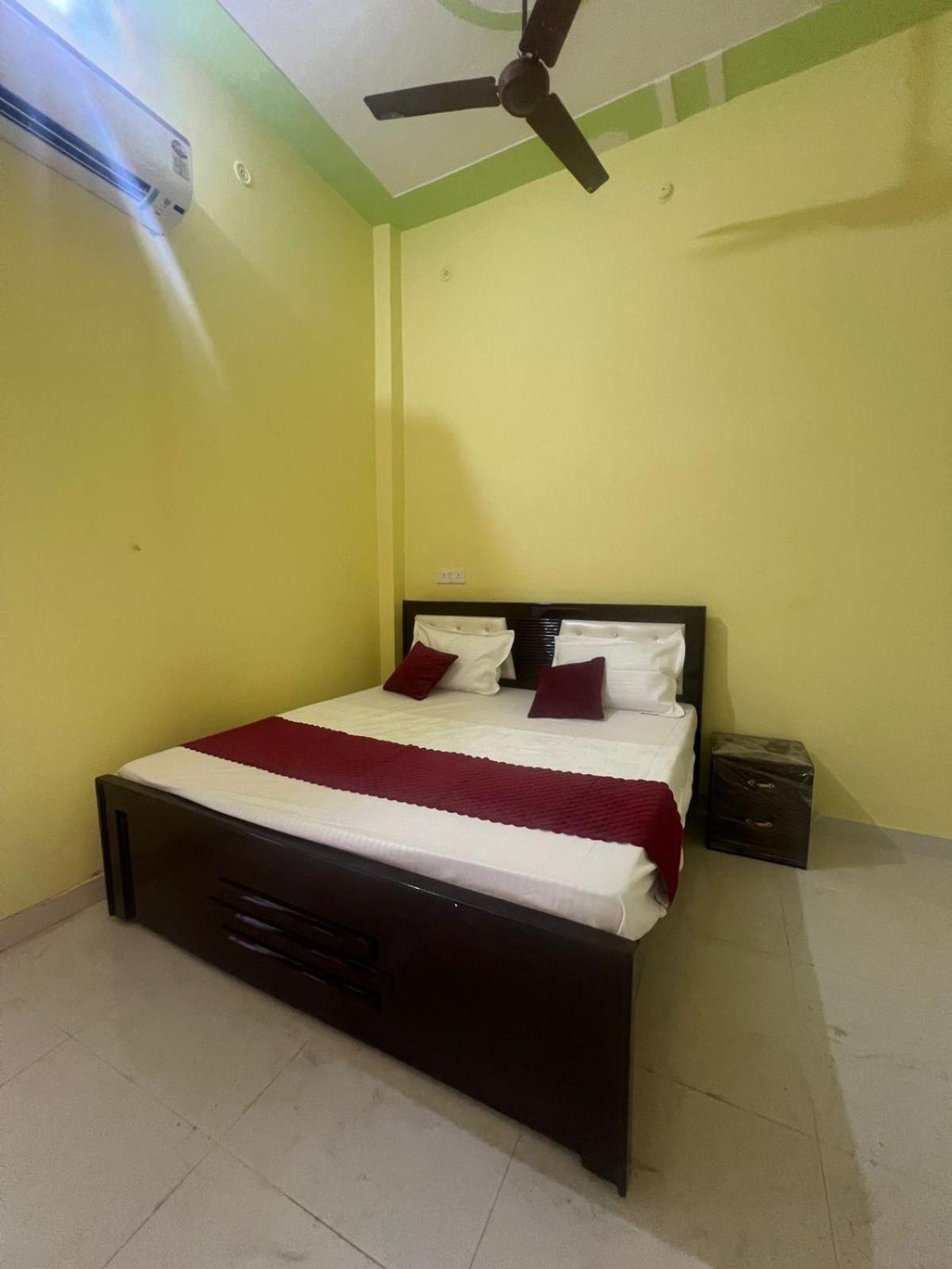 Hotel Vijay Palace Ayodhya Eksteriør bilde