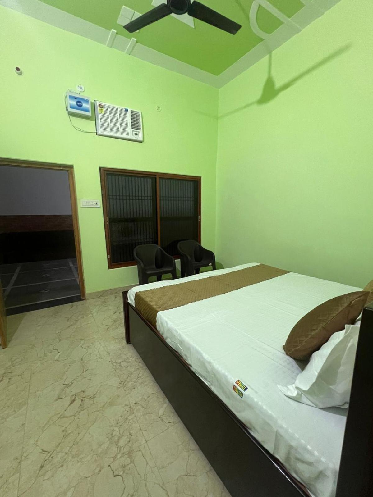 Hotel Vijay Palace Ayodhya Eksteriør bilde